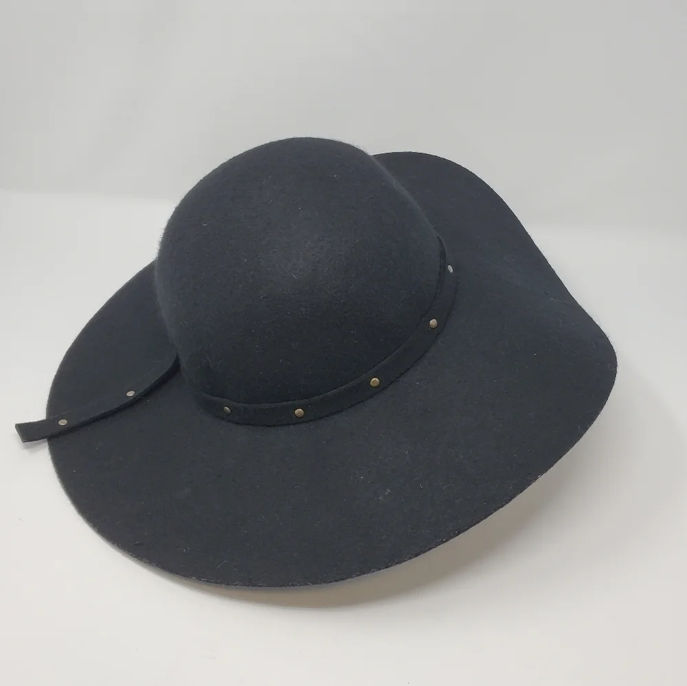 ECOTE URBAN OUTFITTERS 100% WOOL BLACK FLOPPY HAT BRASS STUDDED BAND WOMEN OS